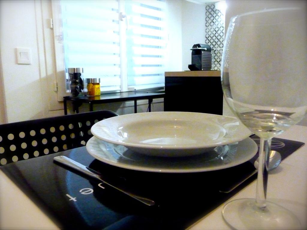 Duplex De Charme Au Coeur De Montmartre Leilighet Paris Rom bilde